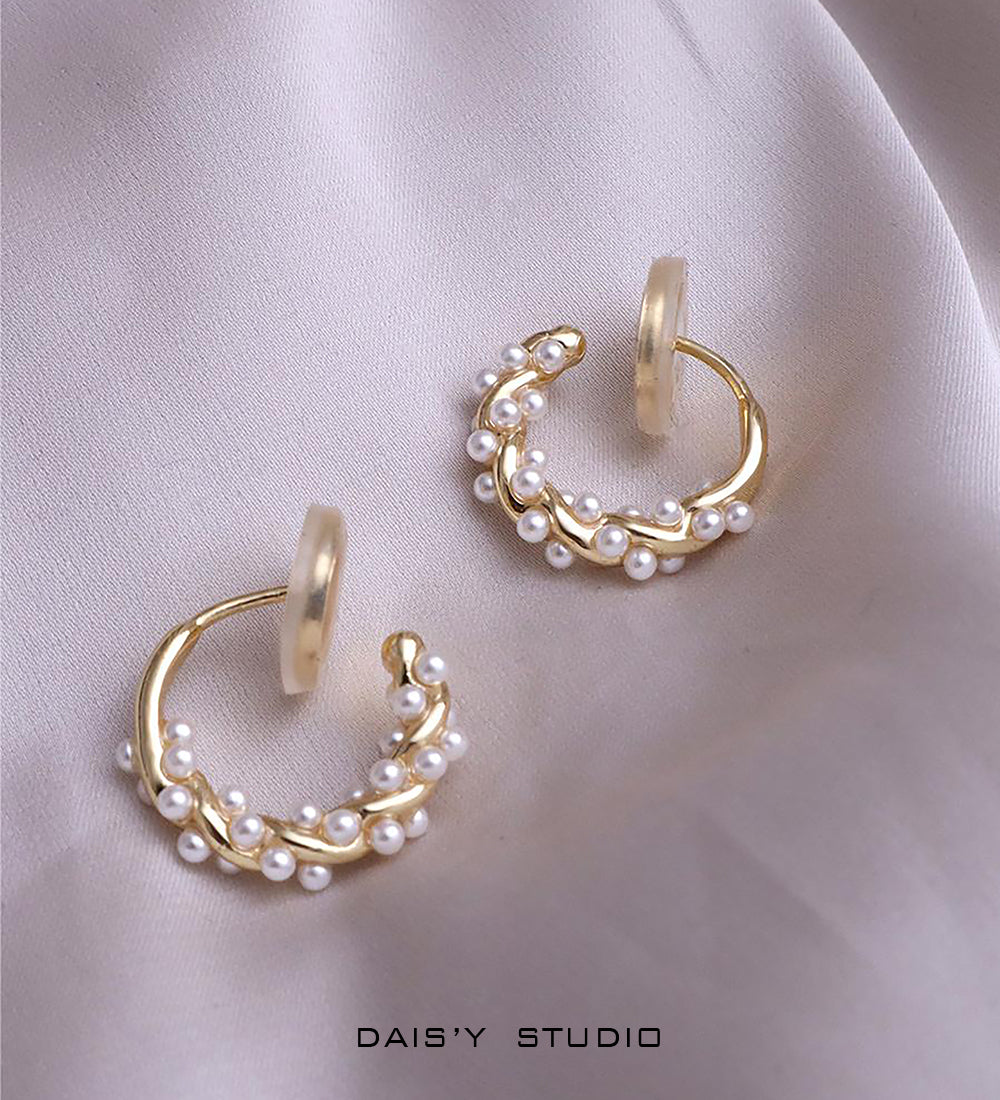 Bewitched Love Pearl Earings/ Pearl Ear Clip Without Ear Holes