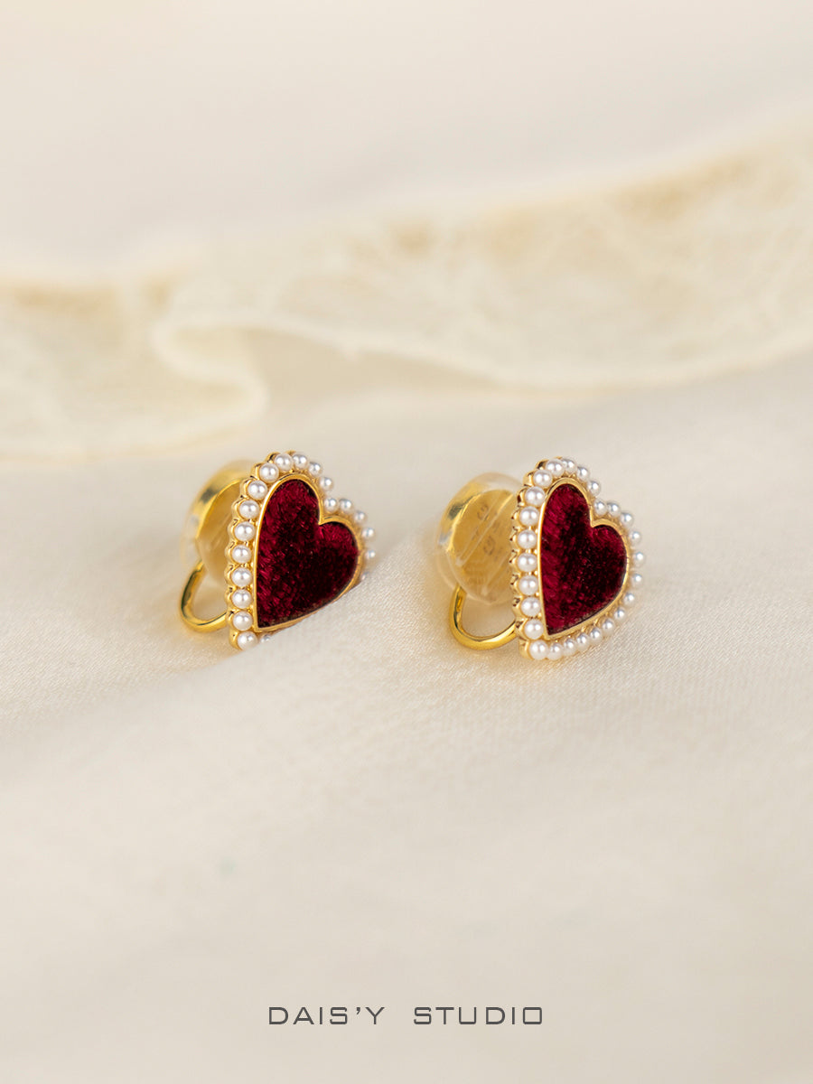 Red Velvet Love Pearl Earless Piercing Earrings